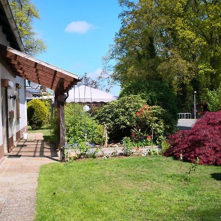 Kuenstler Ferienwohnung 3 Zimmer Kueche Bad Zentrale Lage Wulsbuttel 外观 照片
