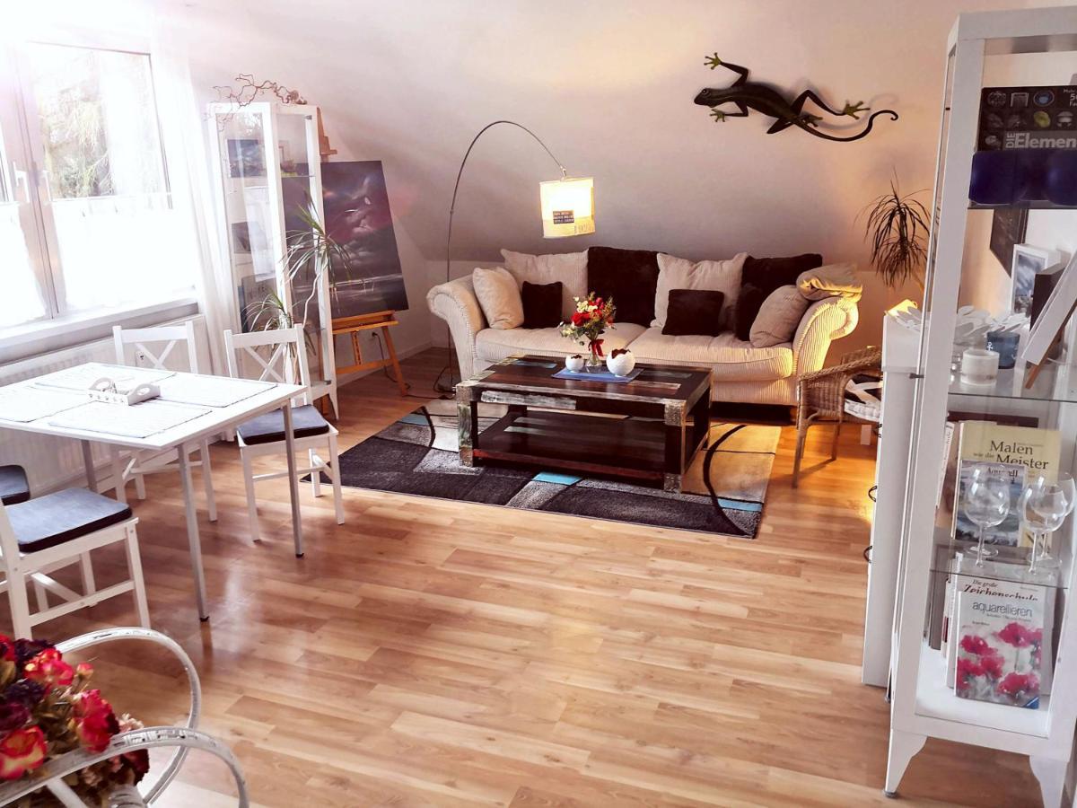 Kuenstler Ferienwohnung 3 Zimmer Kueche Bad Zentrale Lage Wulsbuttel 外观 照片